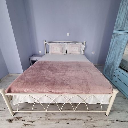 Tararas Apartments Néa Mihanióna Szoba fotó